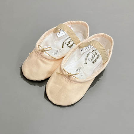 バレエシューズ