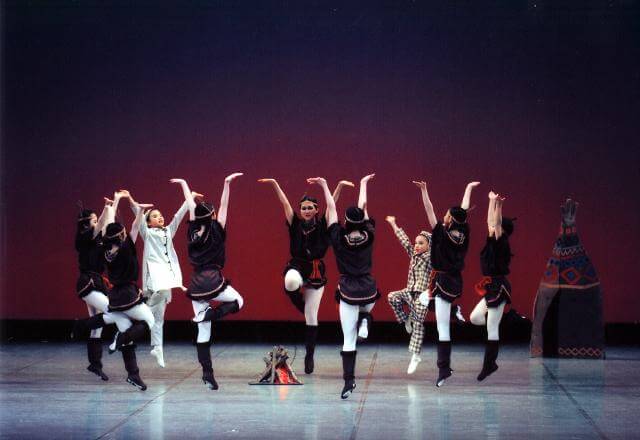 相模原のバレエ教室　野沢きよみバレエスタジオ　発表会　ピーターパン　インデアンの踊り　