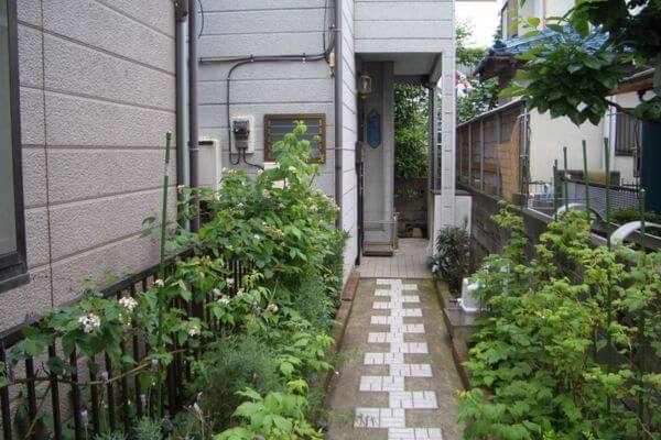 スタジオへの入り口通路